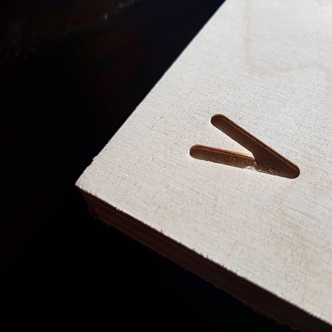 Single line 'v' cut in plywood.
.
.
#design #cnc #typography